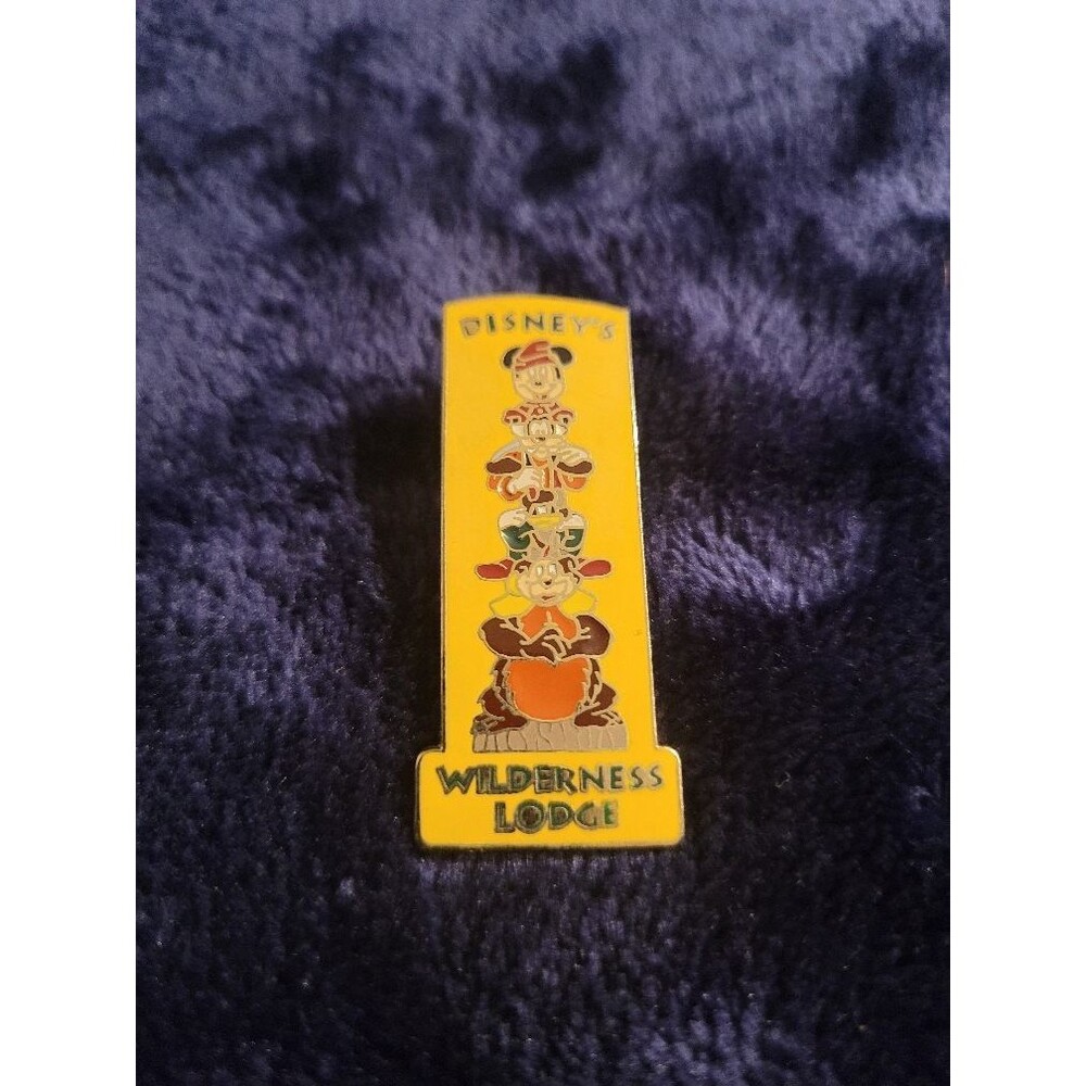 Disney Wilderness Lodge Totem Pole Character Trading Pin WDW Resort Exclusive